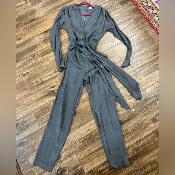 Halston Heritage Shirred Shoulder Long Sleeve Jumpsuit 4 - Picture 3 of 8